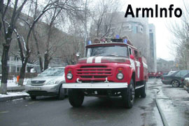 В Ереване были сожжены машины 4 оппозиционеров