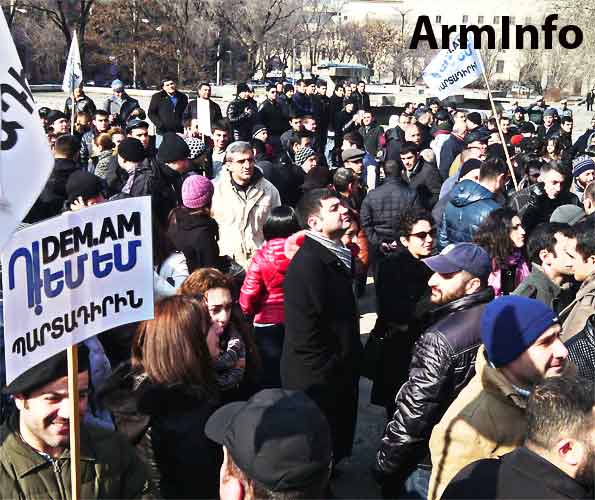 Journalist and human rights organizations protest against police