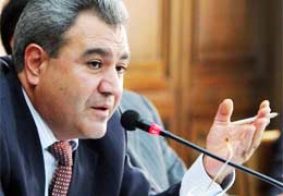 Кандидат на пост главы Контрольной палаты Армении встречается с представителями парламентских сил