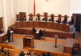 Депутаты Национального Собрания Армении выбирают нового судью Конституционного суда РА