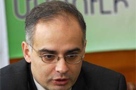 Levon Zurabyan: By regularly changing its Constitution, Armenia is beginning to resemble "banana republics" 