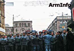 Полиция Армении оправдывается за насильственные действия в отношении участников акции, протестующих против повышения цен на электроэнергию