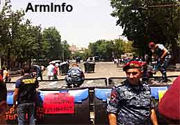 Полиция разогнала акцию протеста на проспекте Баграмяна