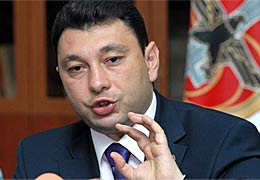 Армянский вице-спикер: Право на самоопределение является целью, территориальная целостность - принципом, а принципы служат реализации целей