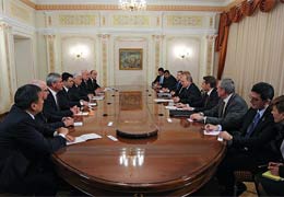 Президент России встретился с членами ПА ОДКБ 