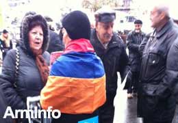 По центру Еревана проходит шествие сторонников движения "Новая Армения"