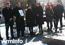 Сотрудники посольства России почтили память советских дипломатов похороненных в Армении