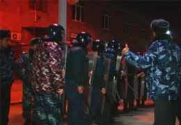 Полиция с силой и с применением спецтехники разогнала митинг против повышения тарифов на электроэнергию и в Гюмри