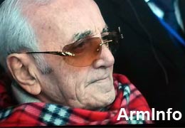 Легендарный шансонье Шарль Азнавур прибыл в Ереван 