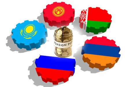 Гражданам ЕАЭС вскоре будет засчитываться стаж легальной работы в России, Казахстане, Армении и Беларуси