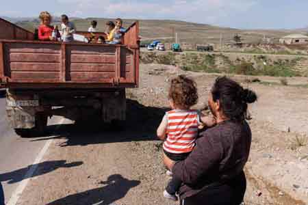 Гнел Саносян: Большая часть граждан Арцаха нашла убежище в Котайкской и Араратской областях